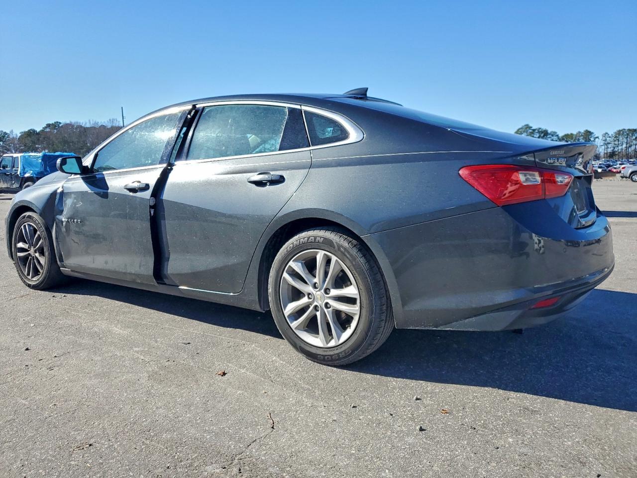 2018 CHEVROLET MALIBU LT photo 2