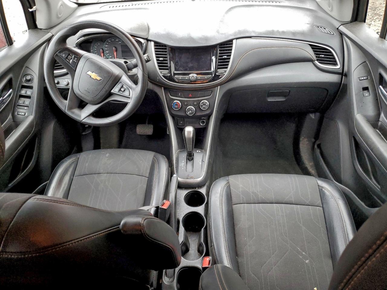 2021 CHEVROLET TRAX 1LT photo 8