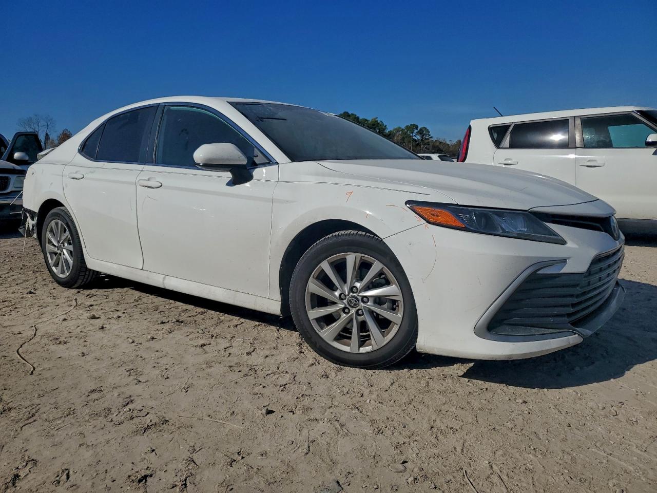 2021 TOYOTA CAMRY photo 4