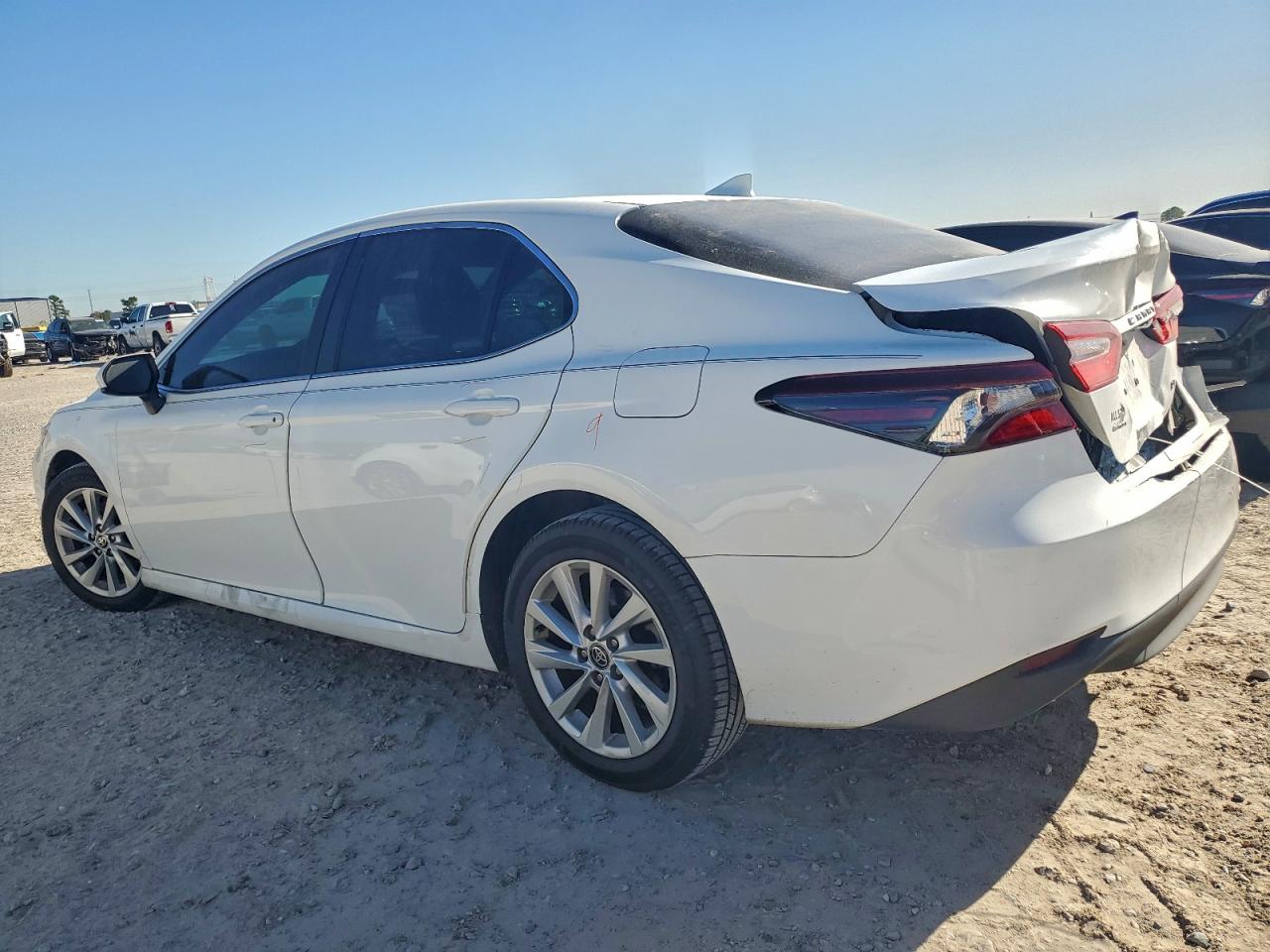 2021 TOYOTA CAMRY photo 2