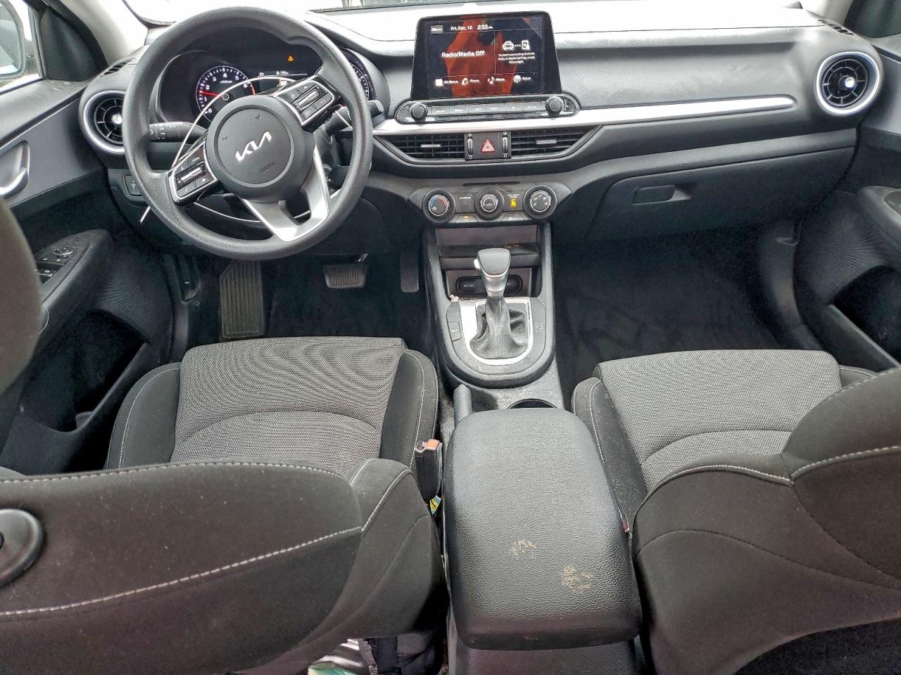 2024 KIA FORTE LX photo 8