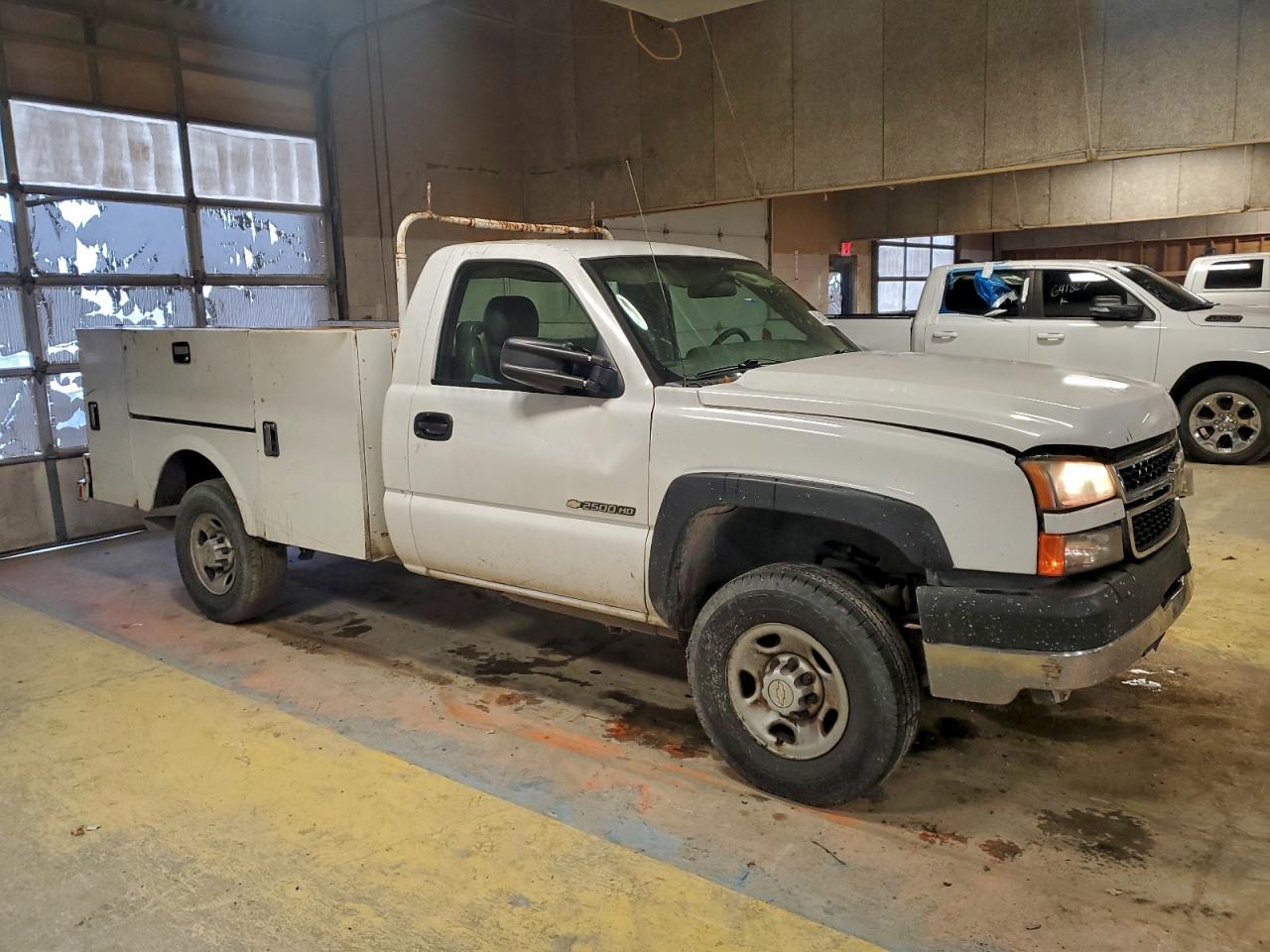 2006 CHEVROLET SILVERADO UTILITY / SERVICE TRUCK photo 4