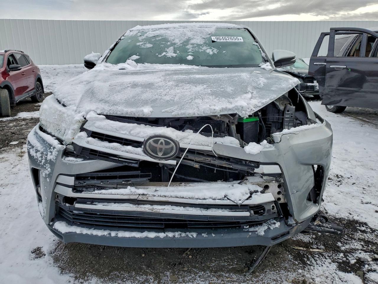 2017 TOYOTA HIGHLANDER LE photo 5