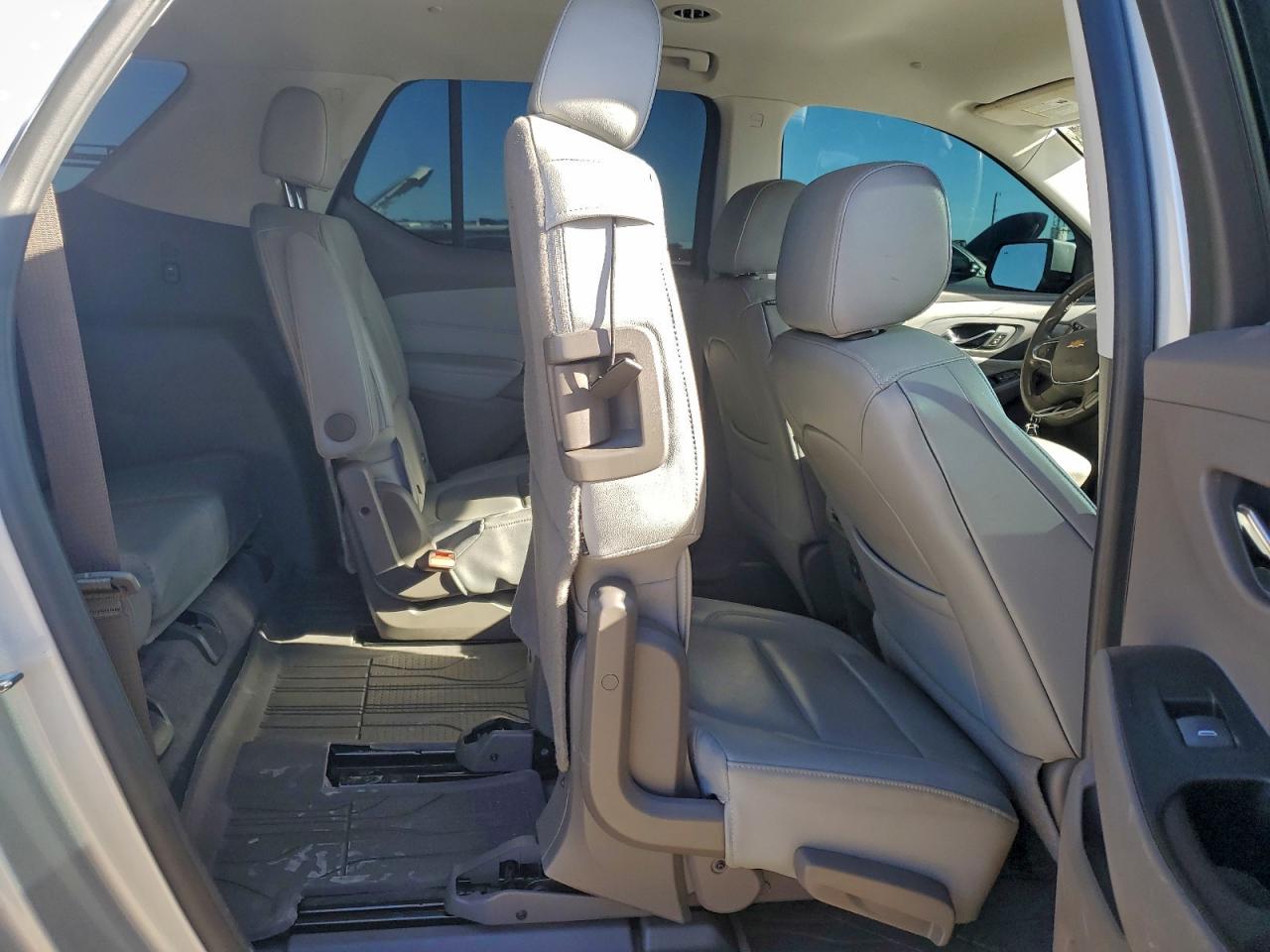 2019 CHEVROLET TRAVERSE LT photo 11
