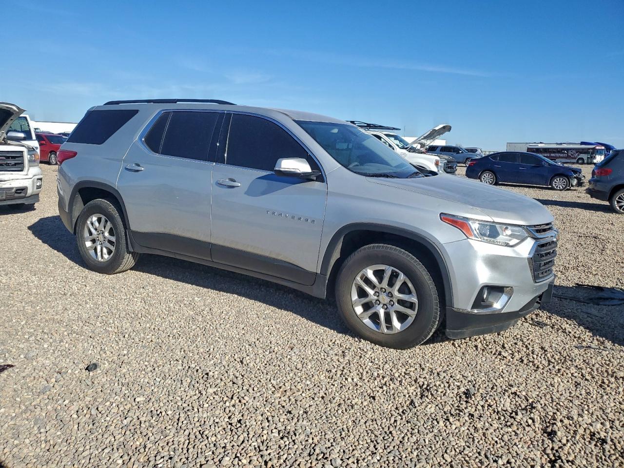 2019 CHEVROLET TRAVERSE LT photo 4