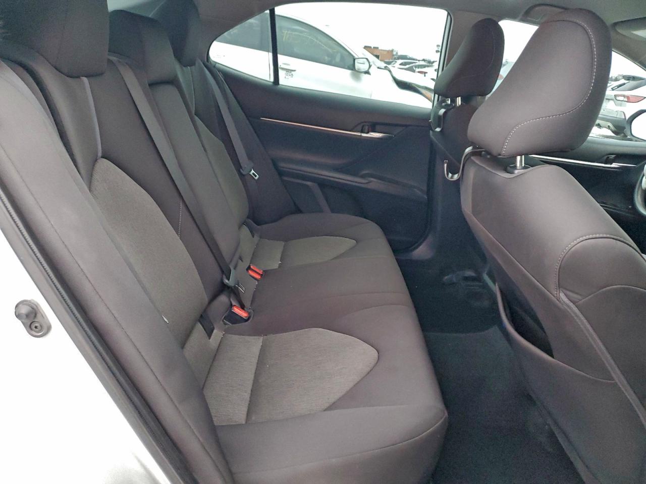 2022 TOYOTA CAMRY LE photo 10
