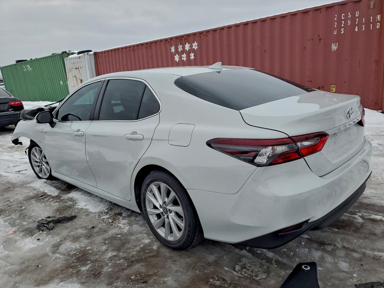 2022 TOYOTA CAMRY LE photo 2