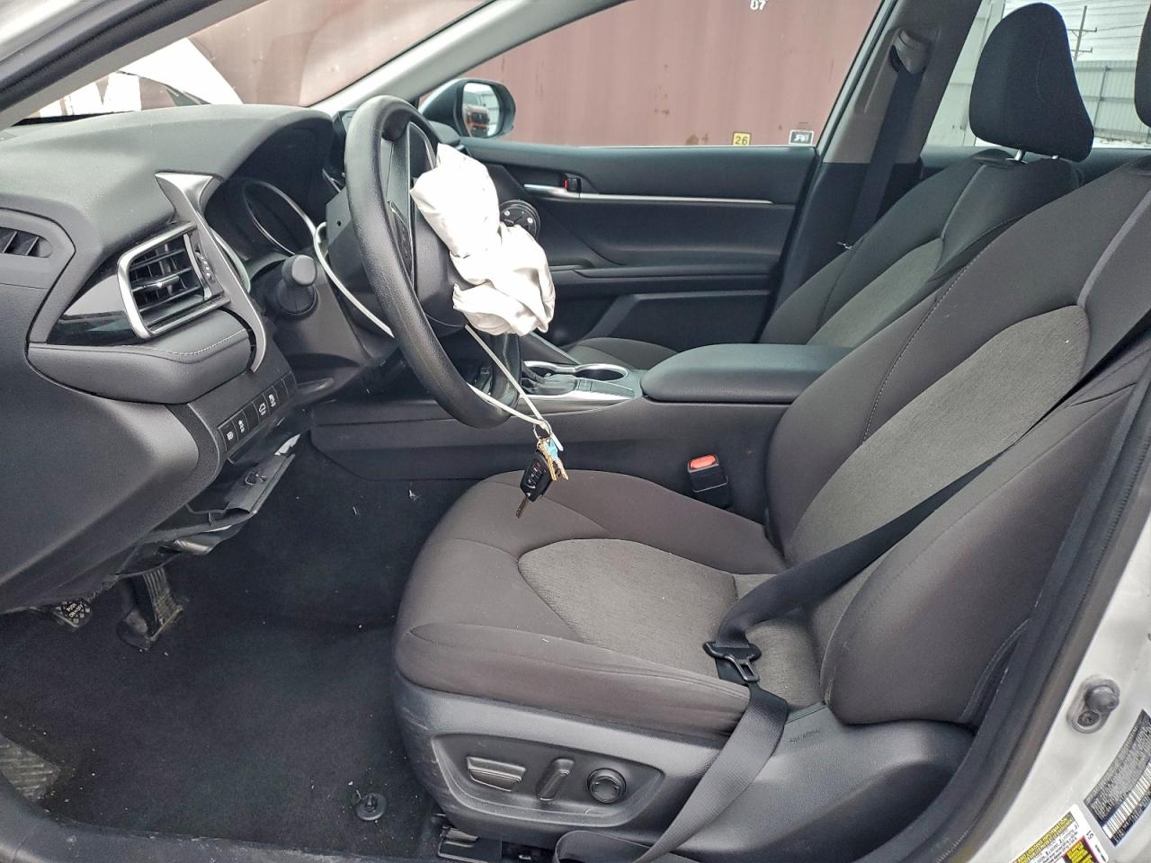 2022 TOYOTA CAMRY LE photo 7