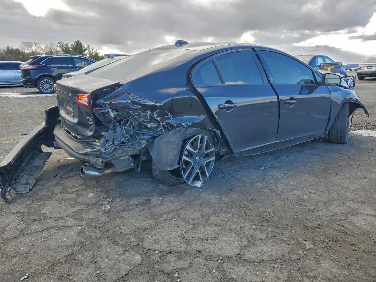 2017 VOLVO S60 DYNAMIC photo 3