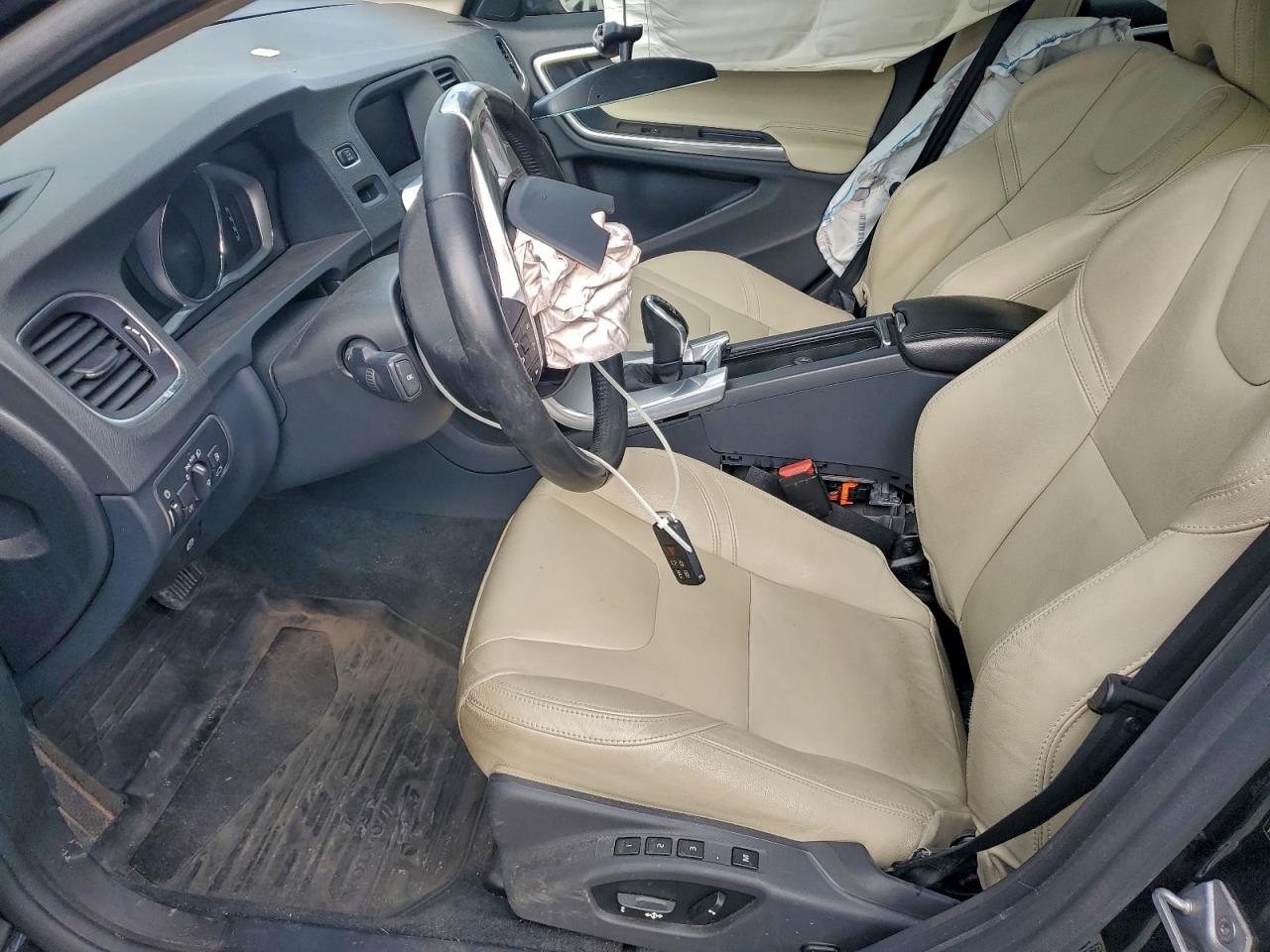 2017 VOLVO S60 DYNAMIC photo 7