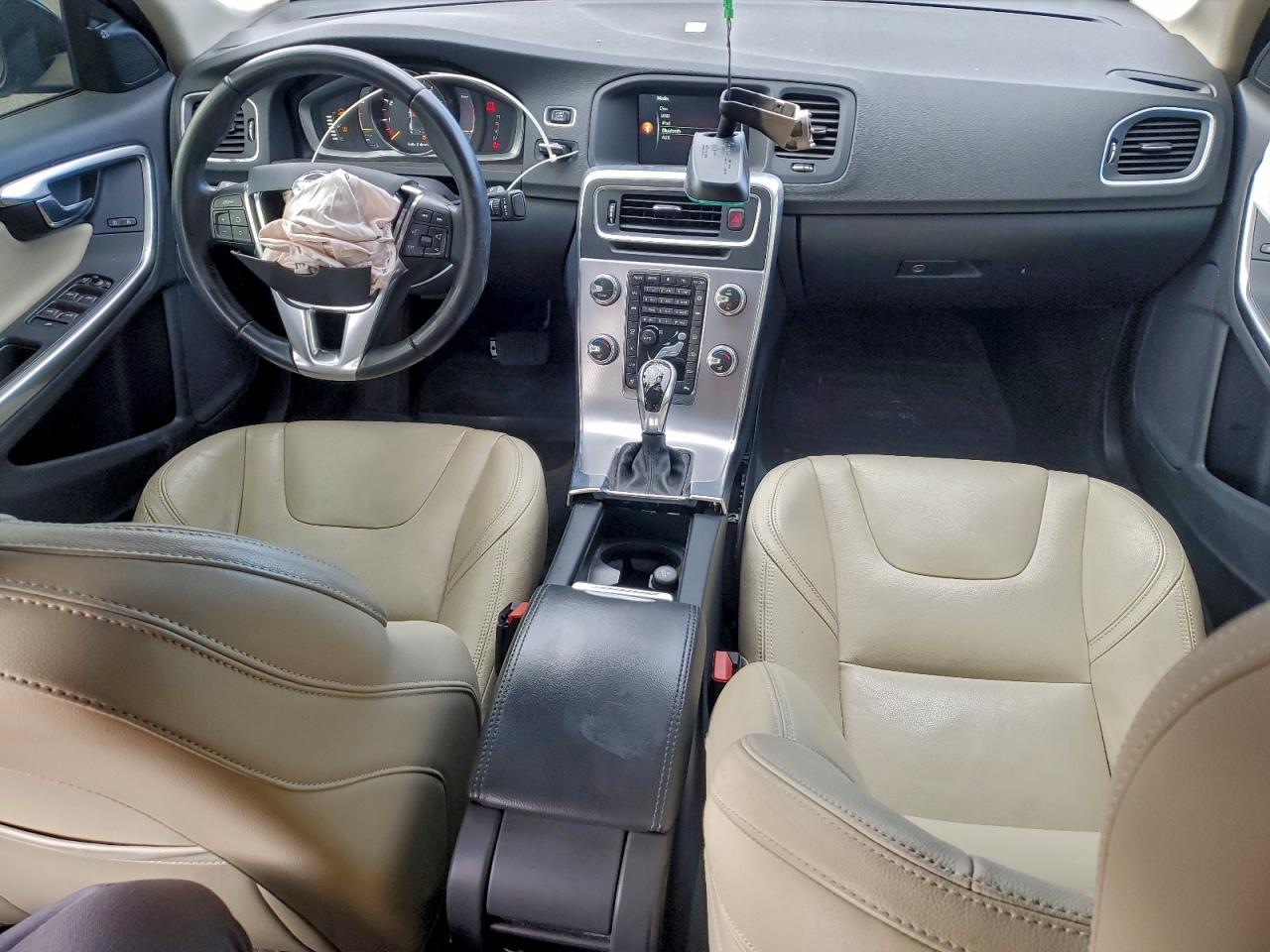 2017 VOLVO S60 DYNAMIC photo 8