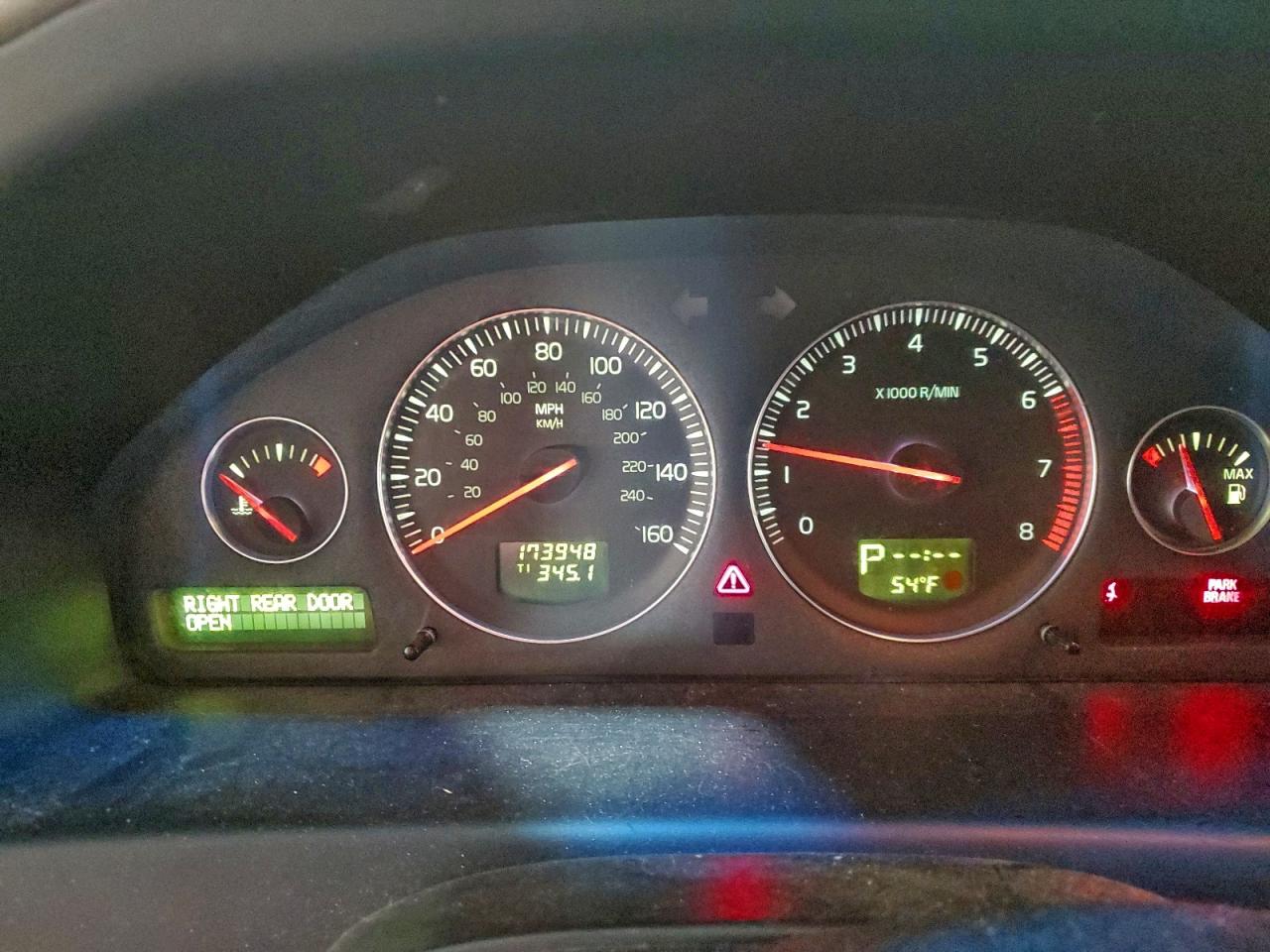 2004 VOLVO XC70 photo 9