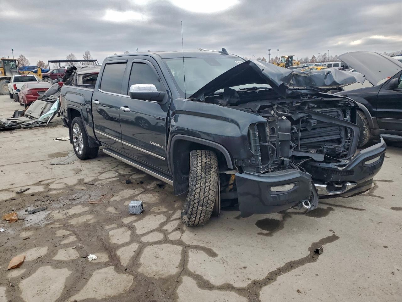 2017 GMC SIERRA K1500 DENALI photo 4