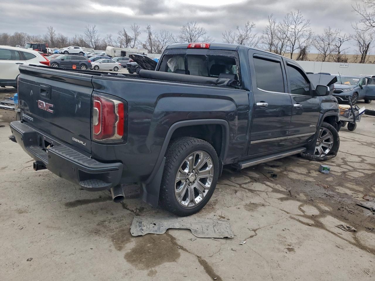 2017 GMC SIERRA K1500 DENALI photo 3