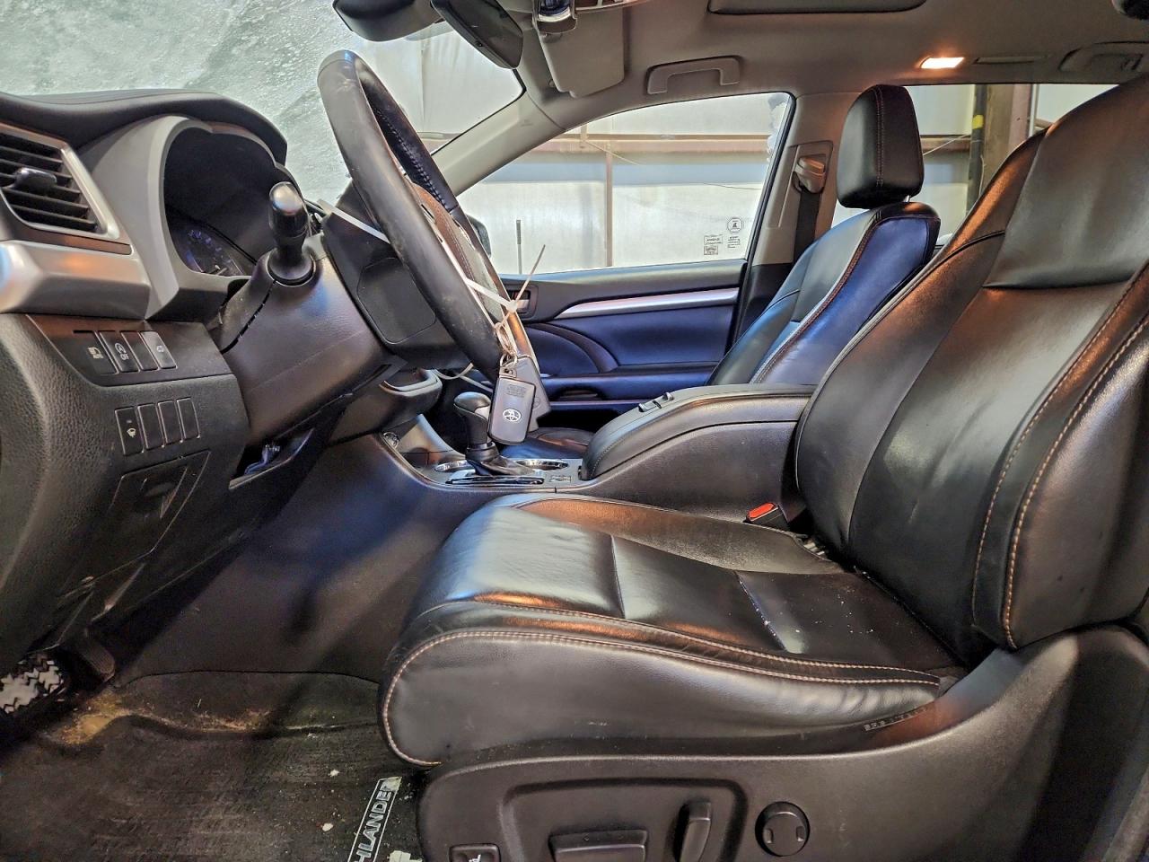 2018 TOYOTA HIGHLANDER SE photo 7