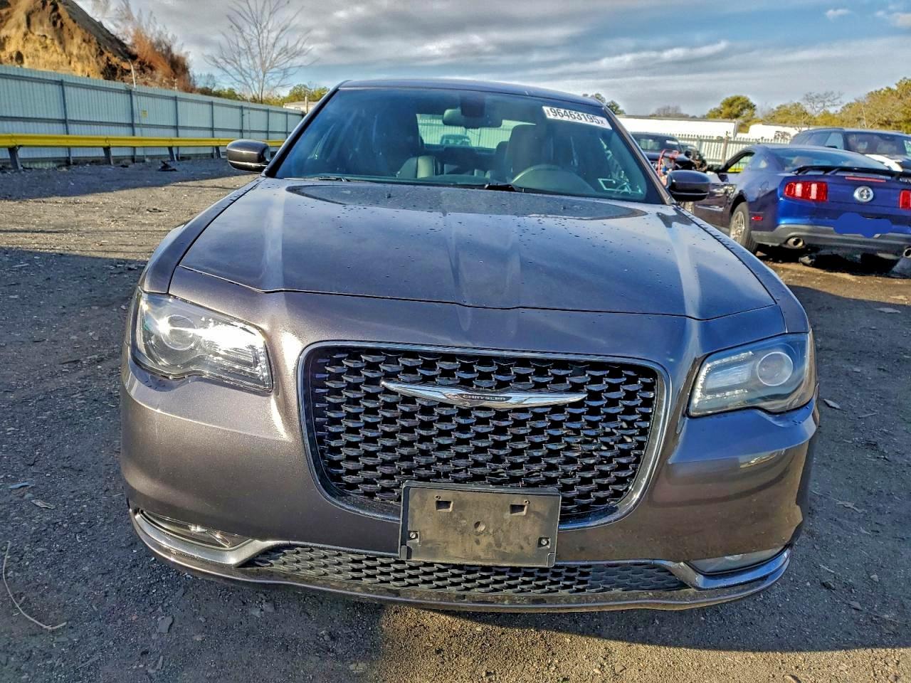 2015 CHRYSLER 300 S photo 5