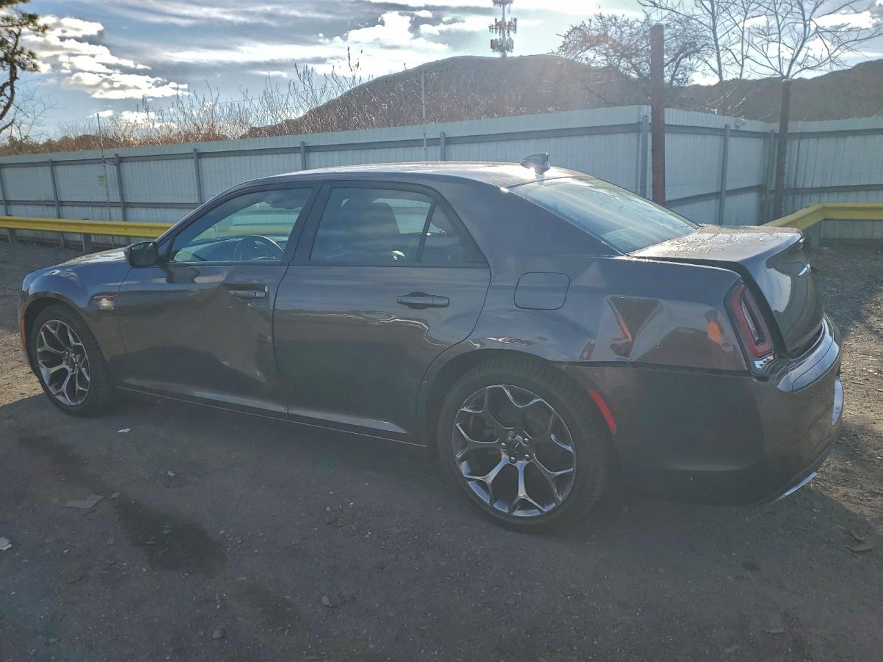 2015 CHRYSLER 300 S photo 2