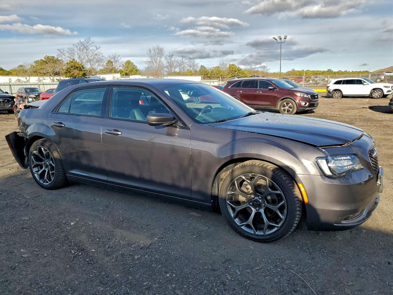 2015 CHRYSLER 300 S photo 4