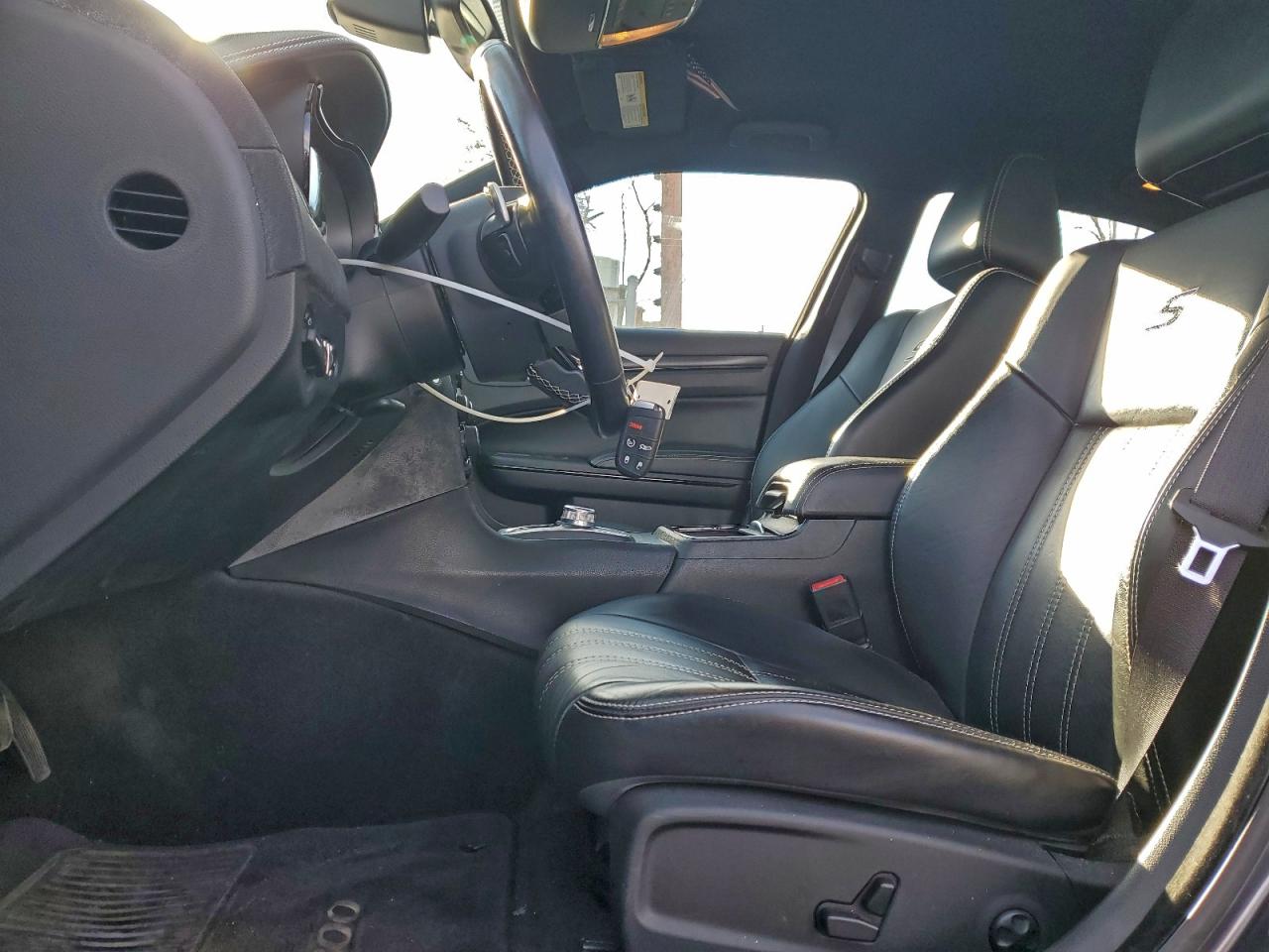 2015 CHRYSLER 300 S photo 7