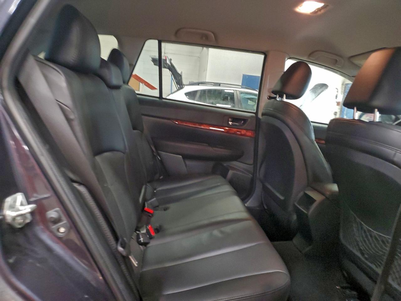 2010 SUBARU OUTBACK 3.6R LIMITED photo 11