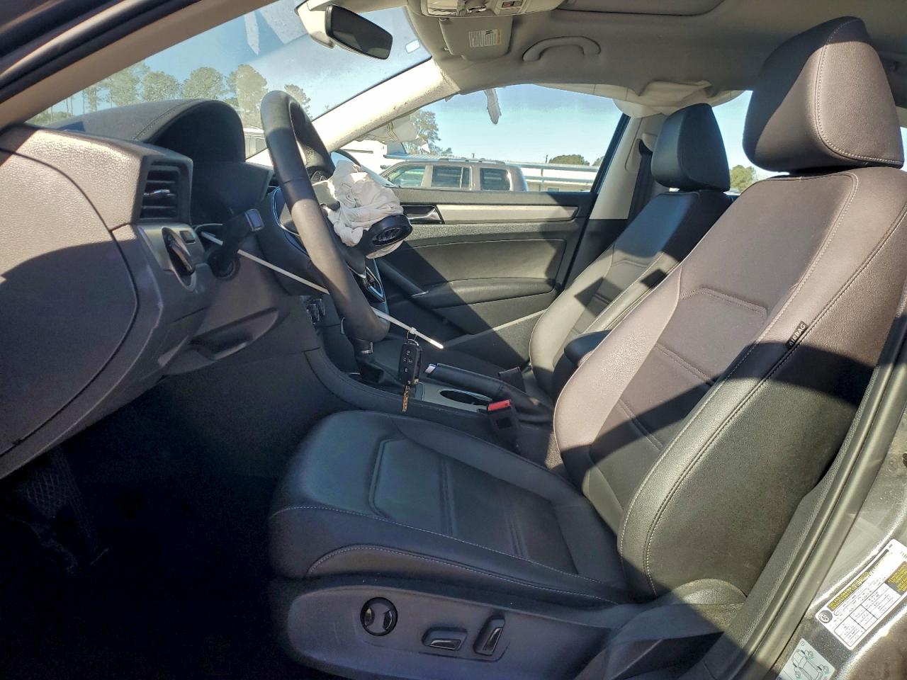 2021 VOLKSWAGEN PASSAT SE photo 7