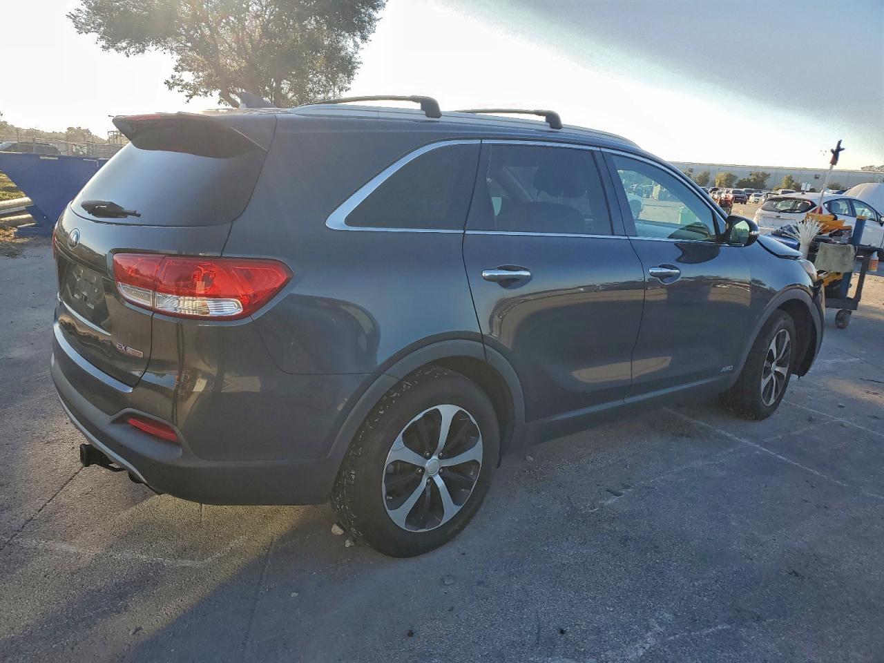 2016 KIA SORENTO EX photo 3