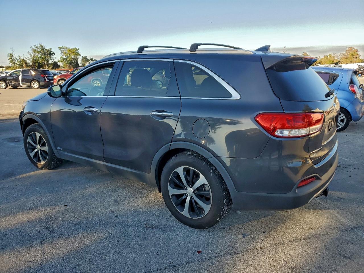 2016 KIA SORENTO EX photo 2