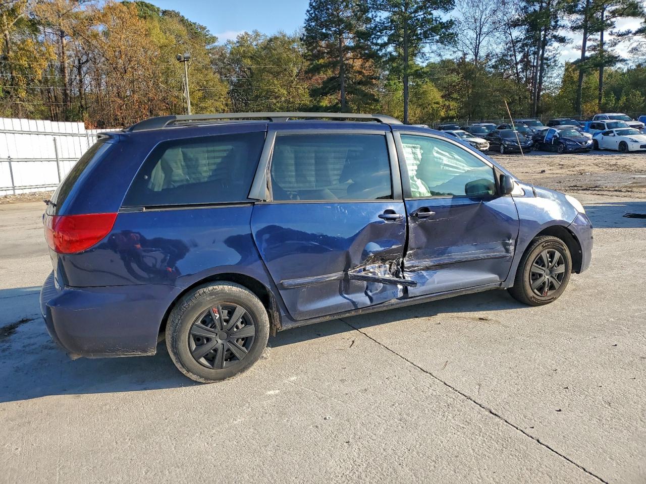 2006 TOYOTA SIENNA CE photo 3