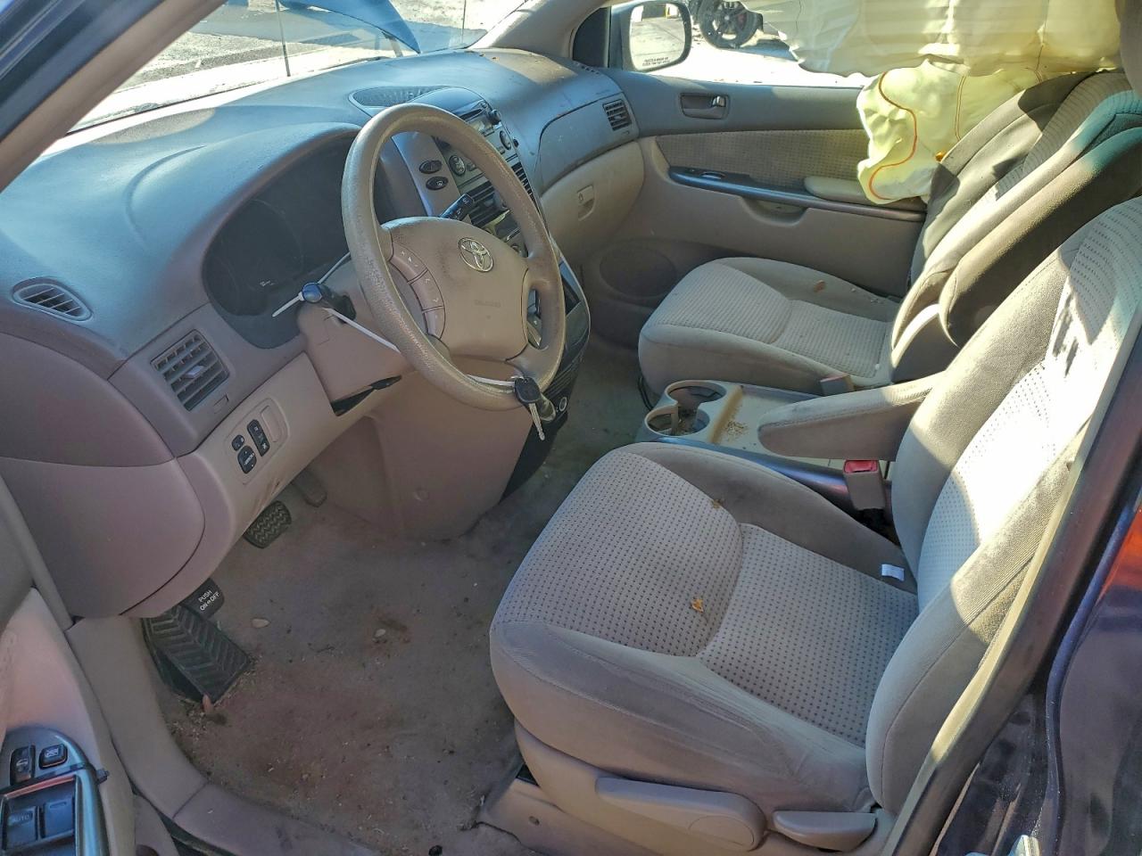2006 TOYOTA SIENNA CE photo 7