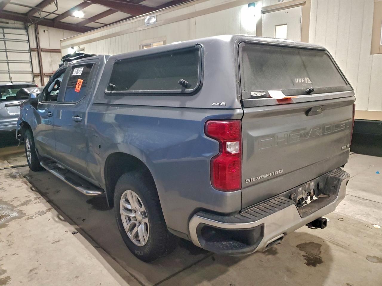 2019 CHEVROLET SILVERADO K1500 LT photo 2