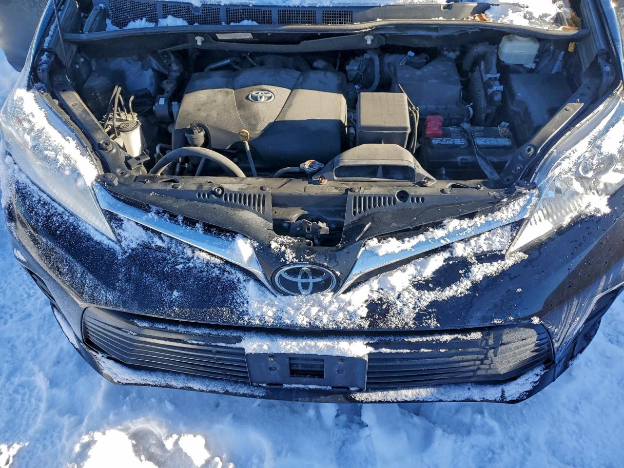 2020 TOYOTA SIENNA LE photo 12