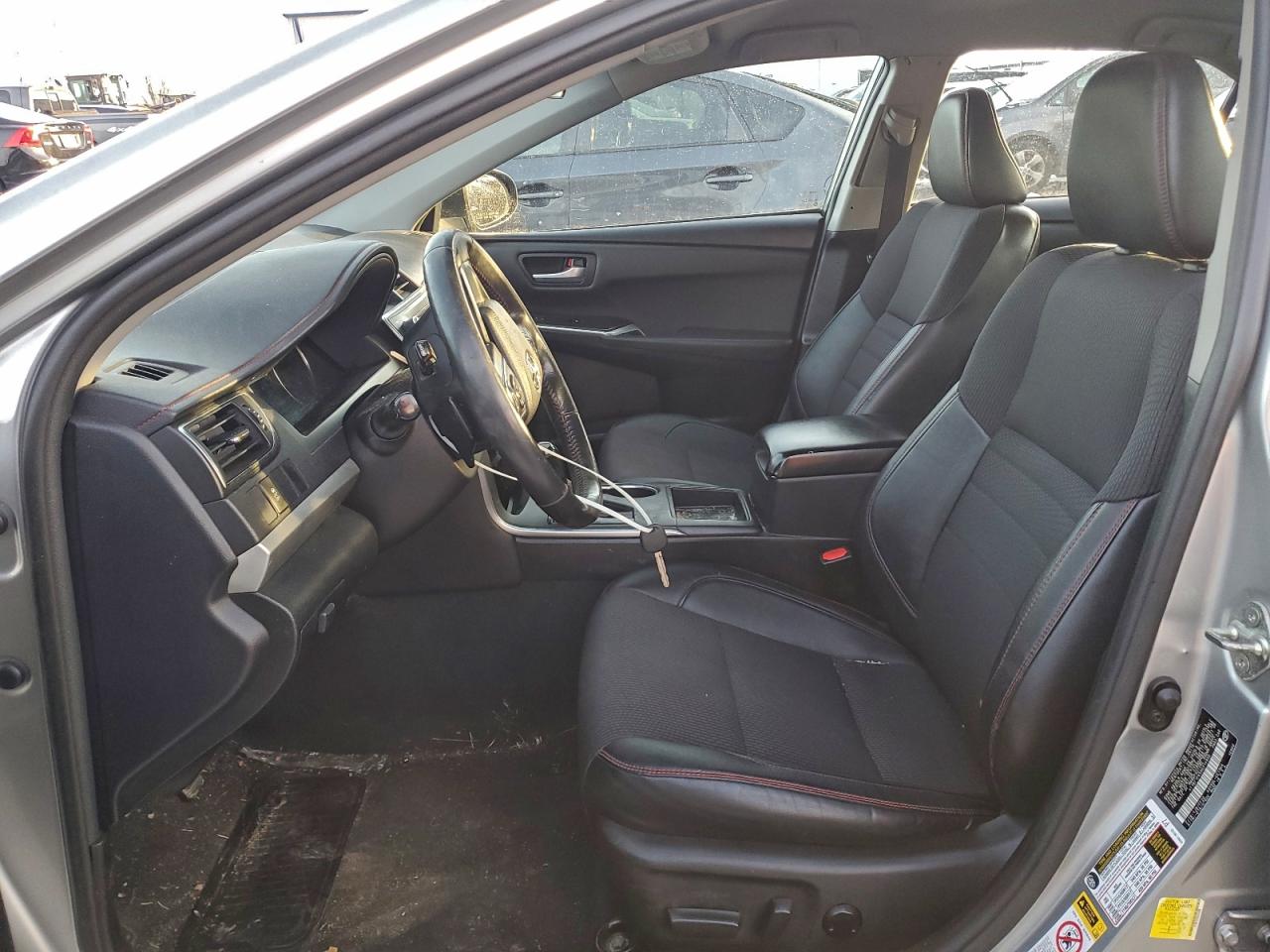 2017 TOYOTA CAMRY LE photo 7