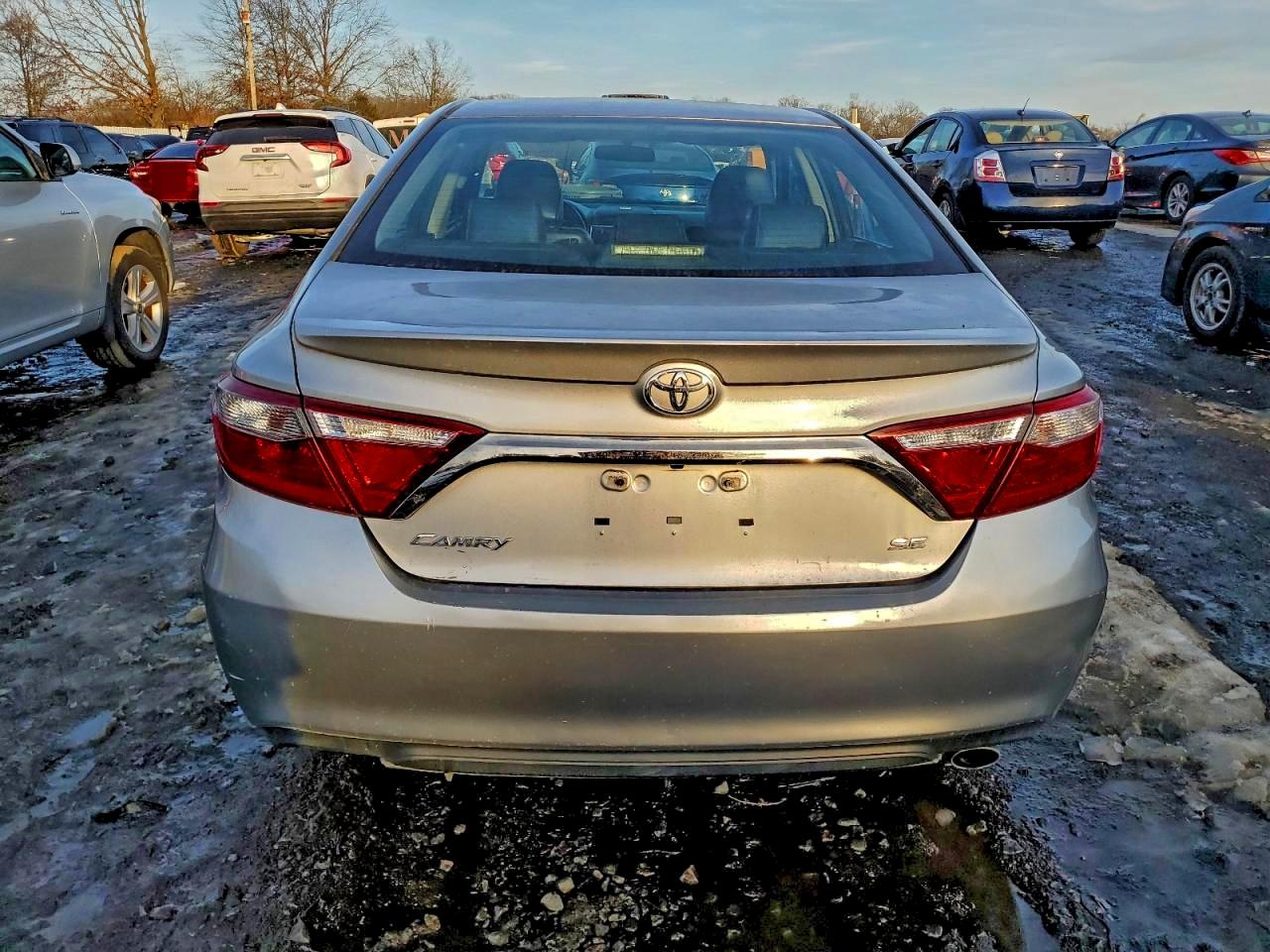 2017 TOYOTA CAMRY LE photo 6