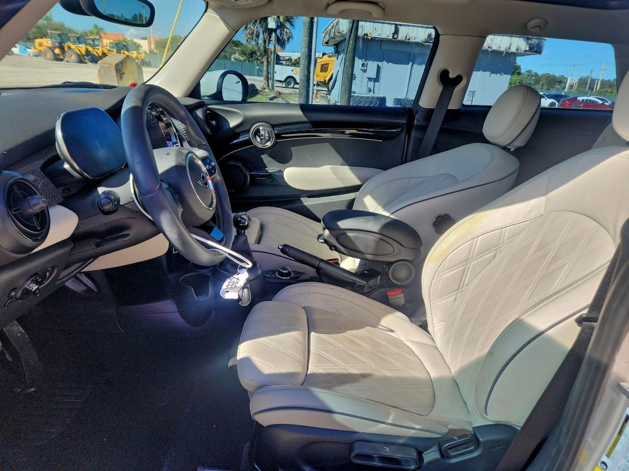 2024 MINI COOPER S photo 7