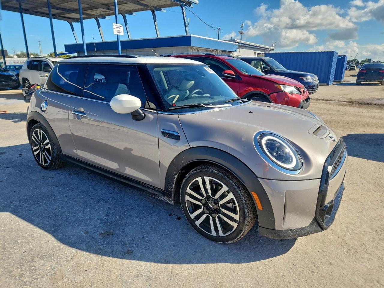 2024 MINI COOPER S photo 4