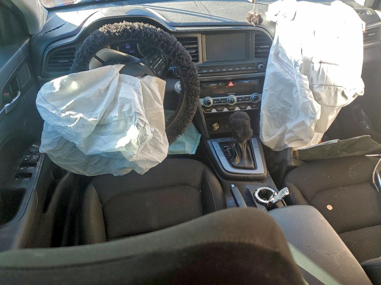 2019 HYUNDAI ELANTRA SEL photo 8