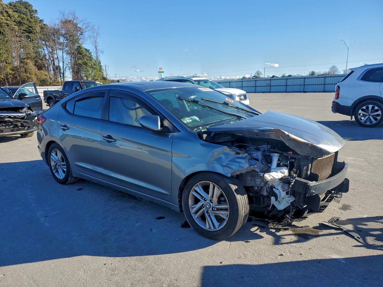 2019 HYUNDAI ELANTRA SEL photo 4