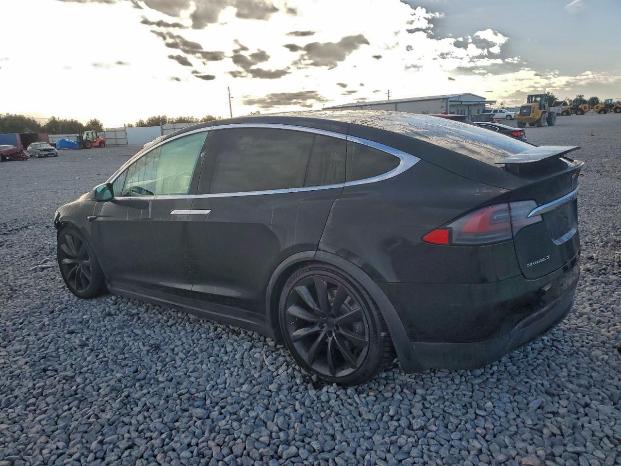 2018 TESLA MODEL X photo 2