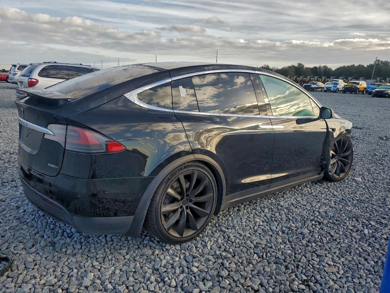 2018 TESLA MODEL X photo 3