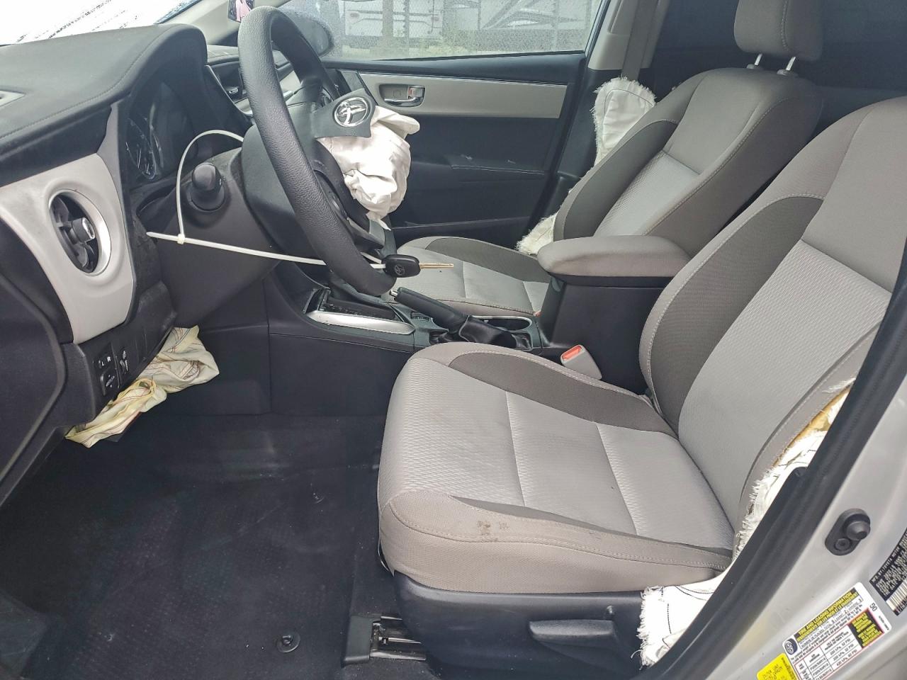 2017 TOYOTA COROLLA L photo 7