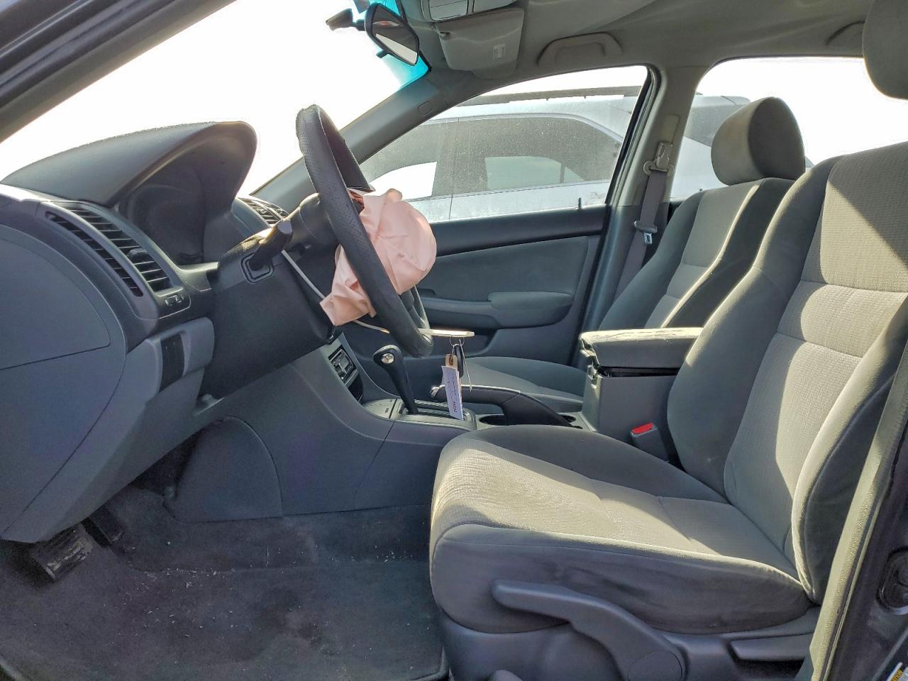 2005 HONDA ACCORD LX photo 7