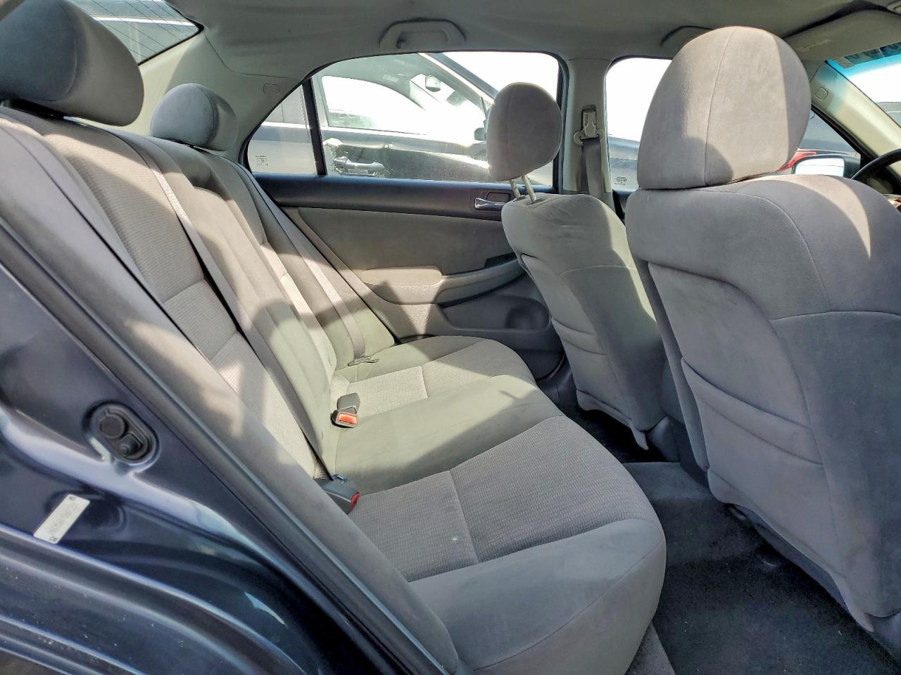 2005 HONDA ACCORD LX photo 10