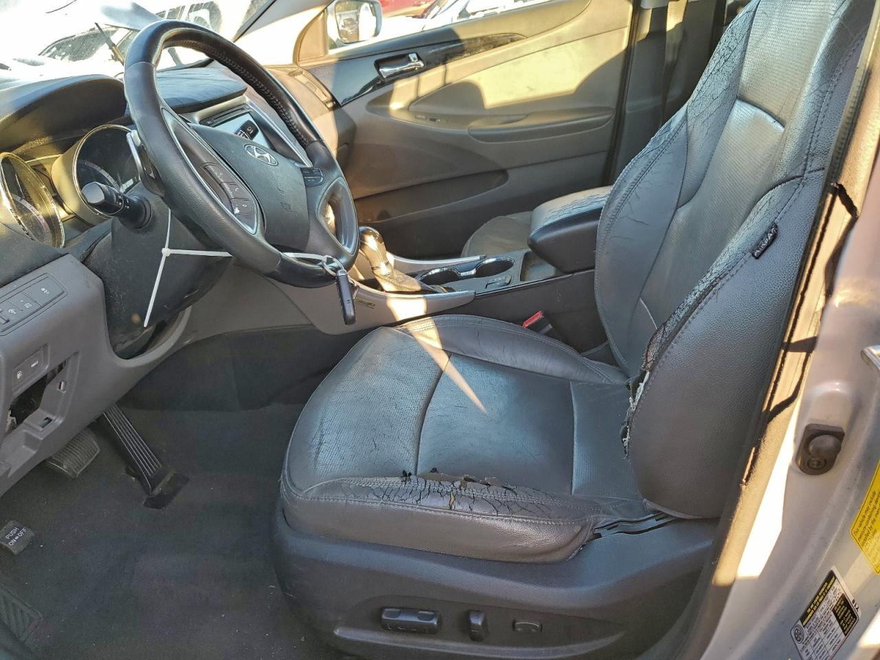 2013 HYUNDAI SONATA SE photo 7
