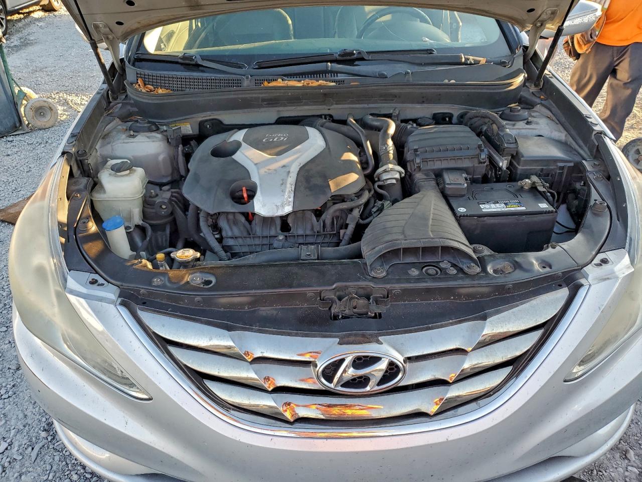 2013 HYUNDAI SONATA SE photo 11