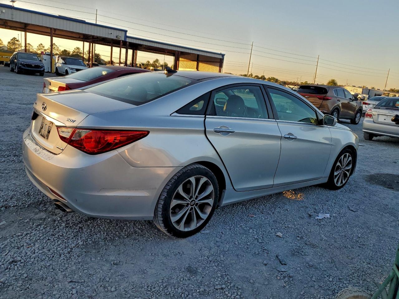 2013 HYUNDAI SONATA SE photo 3