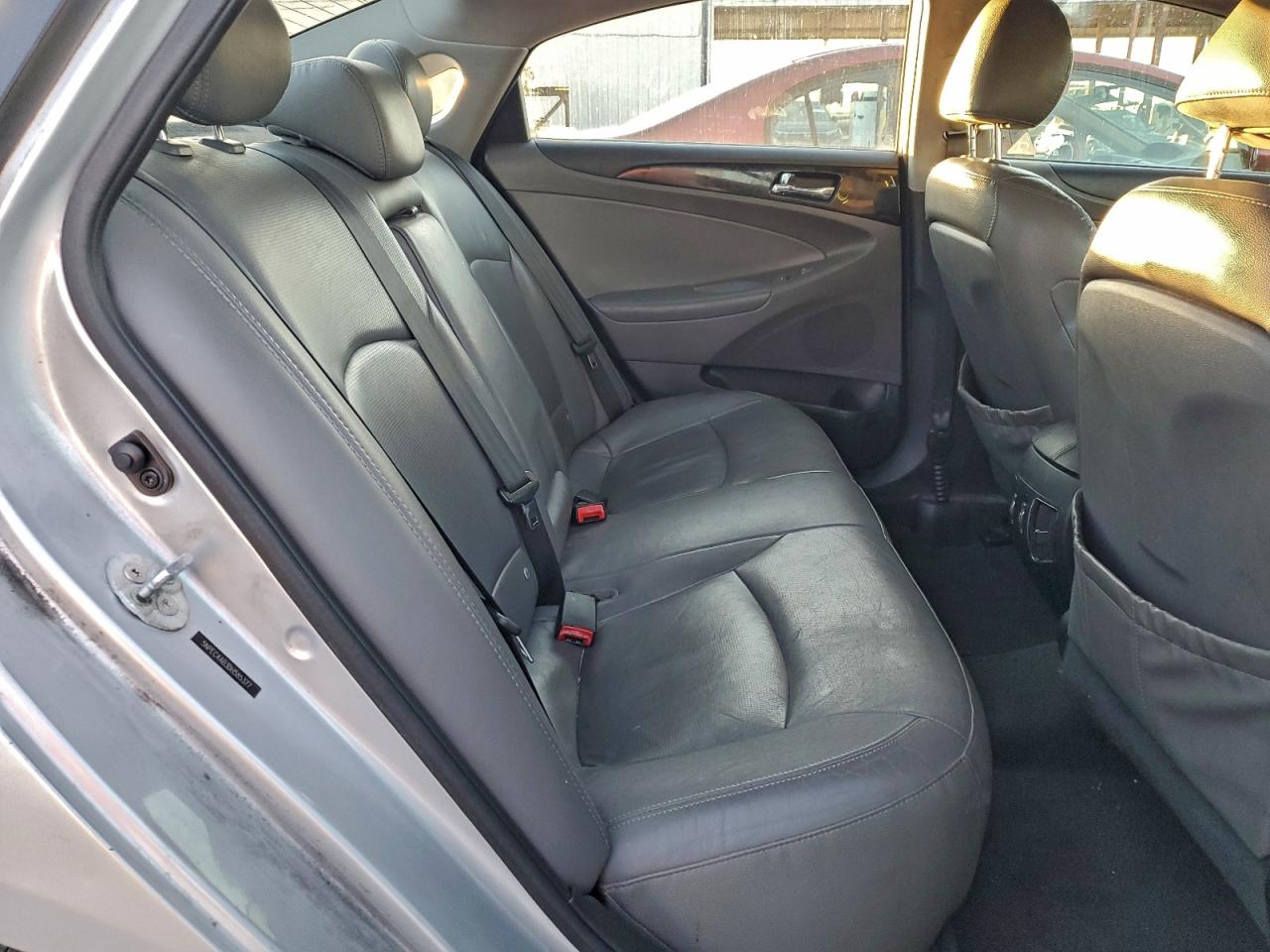 2013 HYUNDAI SONATA SE photo 10