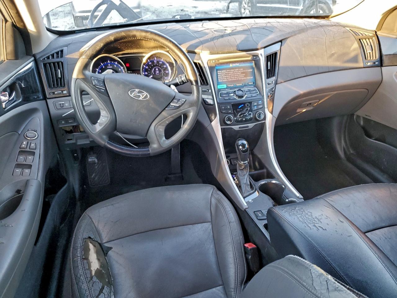 2013 HYUNDAI SONATA SE photo 8