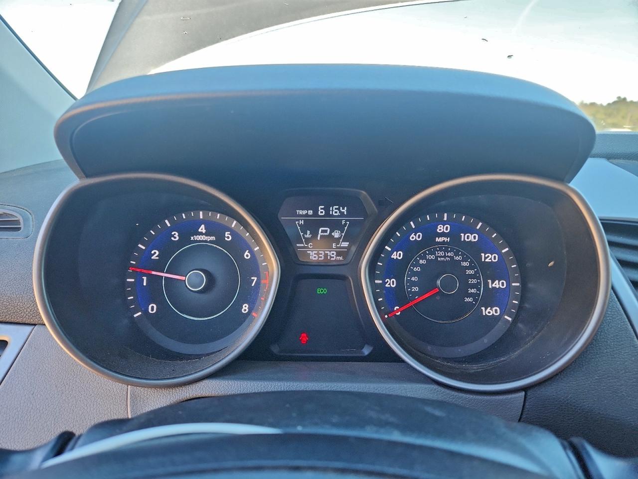 2016 HYUNDAI ELANTRA SE photo 9