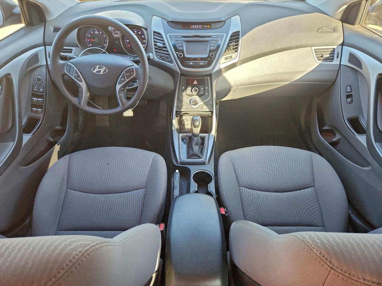 2016 HYUNDAI ELANTRA SE photo 8