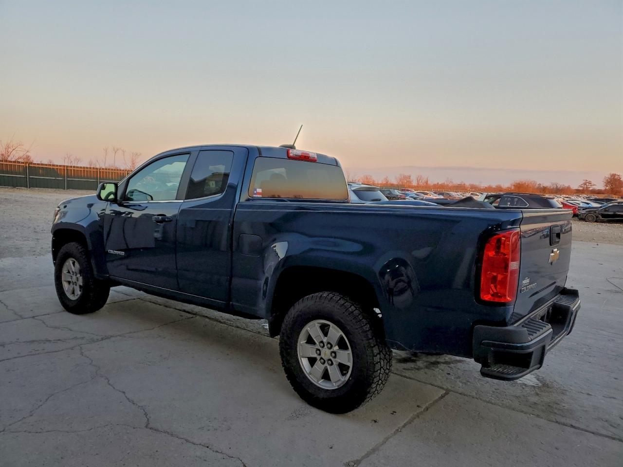 2020 CHEVROLET COLORADO photo 2